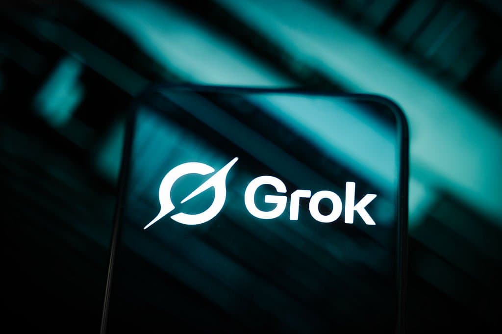 xAI lança Grok Build para disputar mercado de programação com IA com Anthropic