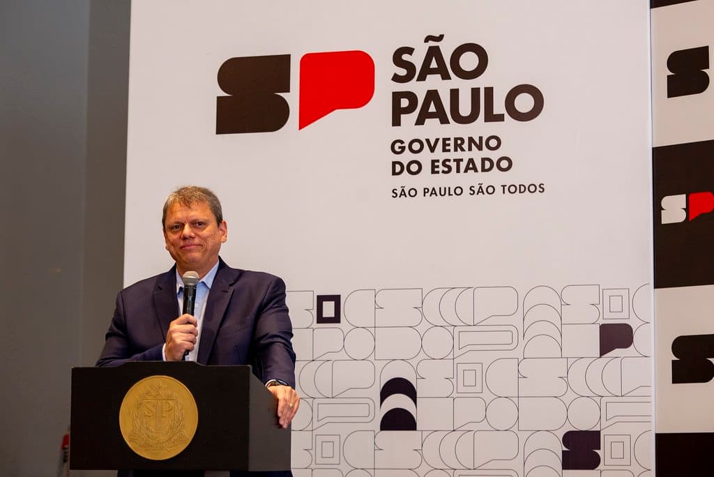 Tarcísio sanciona salário mínimo paulista de R$ 1.874