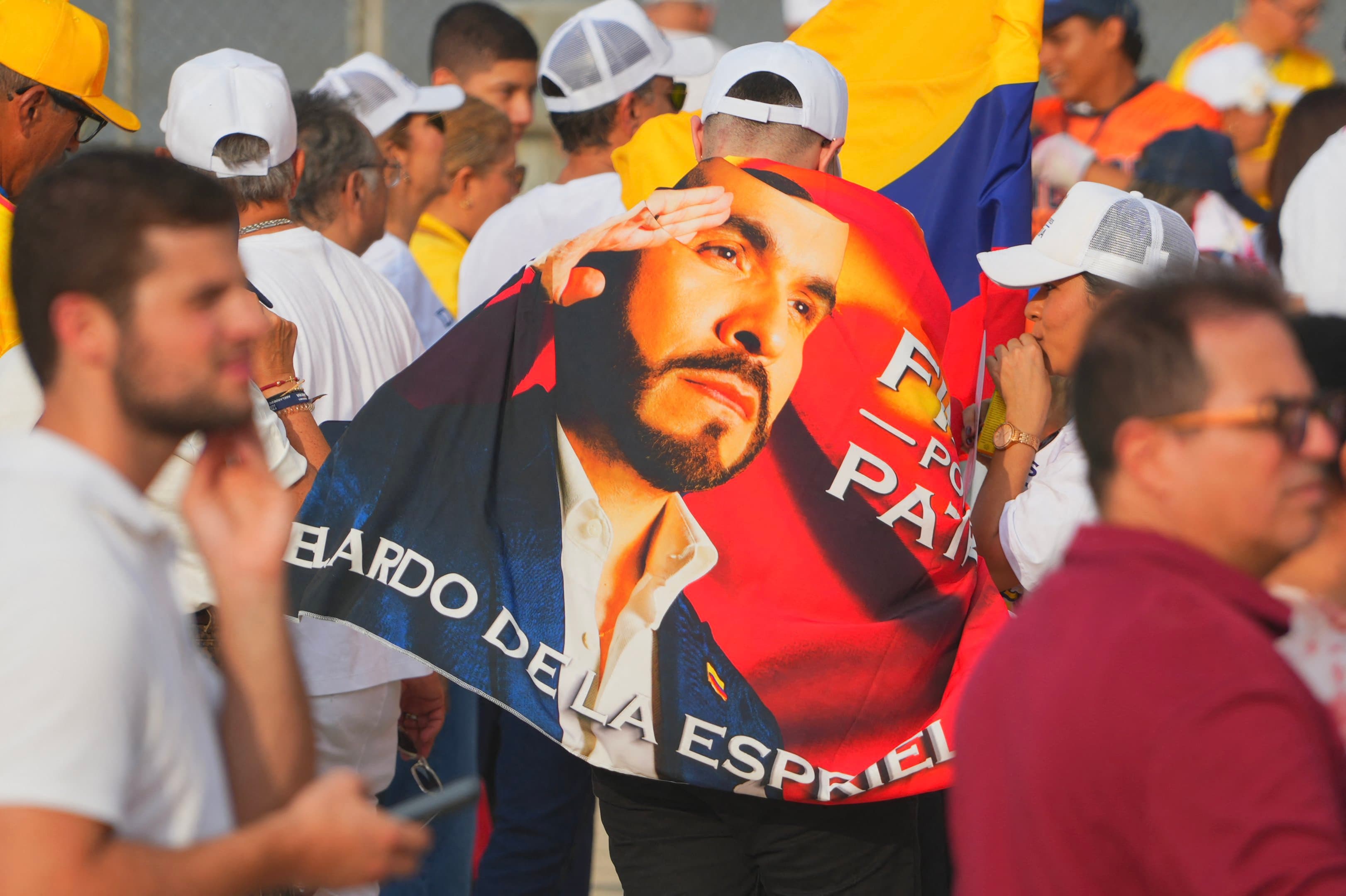 IA, dados e monitoramento 24 horas: a estratégia de Espriella na Colômbia