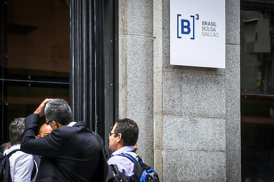 Saídas de emergentes somam US$ 215 bi e voltam ao nível do 'Dia da Libertação'