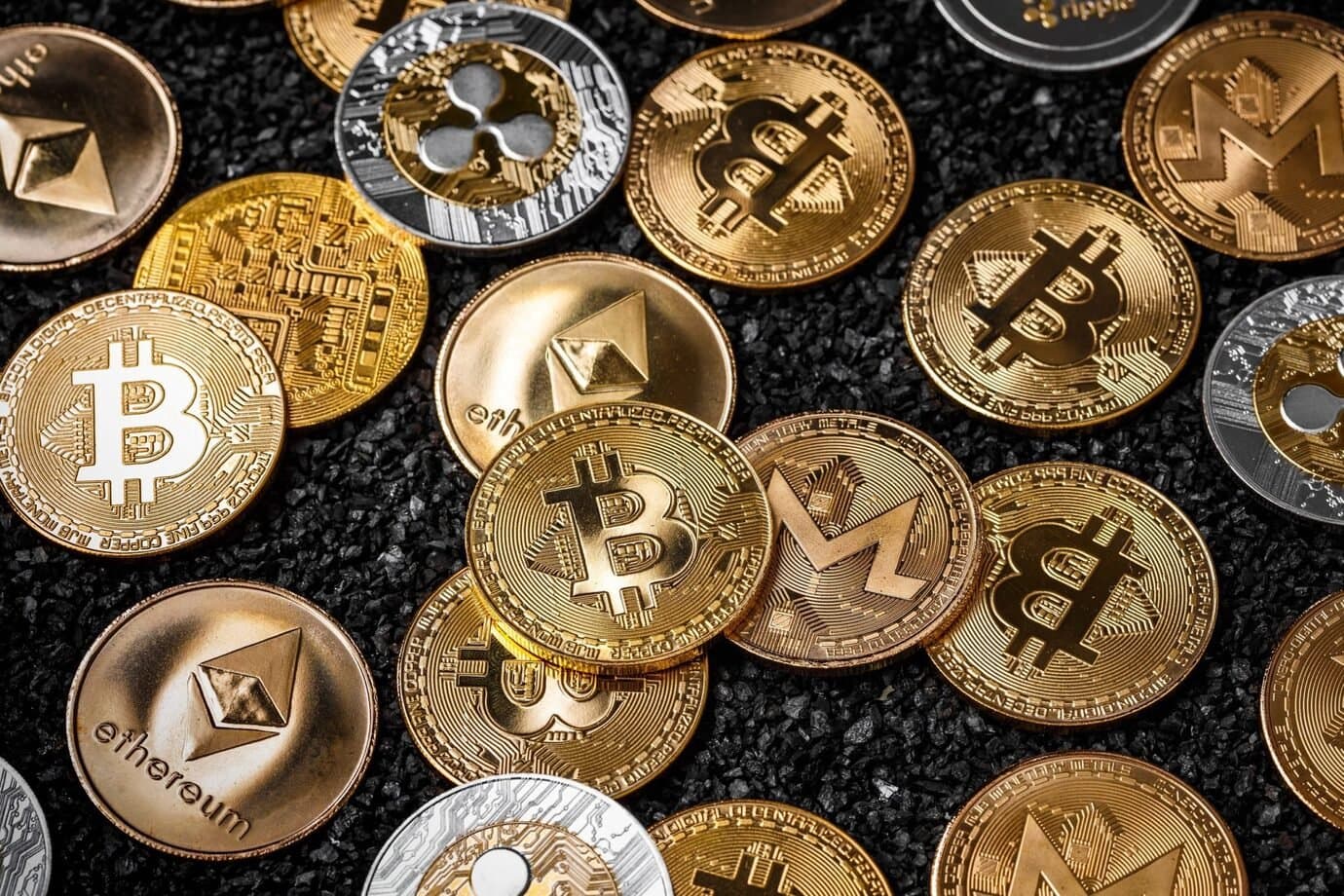 Correção das criptomoedas elimina US$ 176 bilhões do mercado