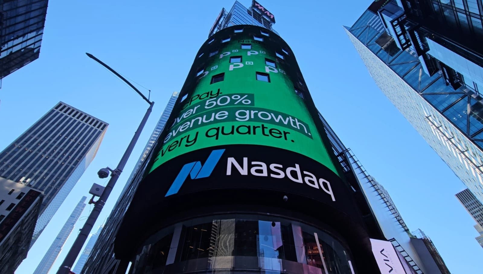 Nasdaq fecha em queda de 4,2% e tem pior sessão em mais de um ano