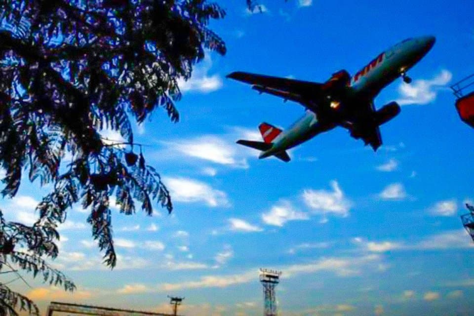 Governo libera R$ 1 bilhão para empresas aéreas em meio à alta das passagens e pressão do petróleo