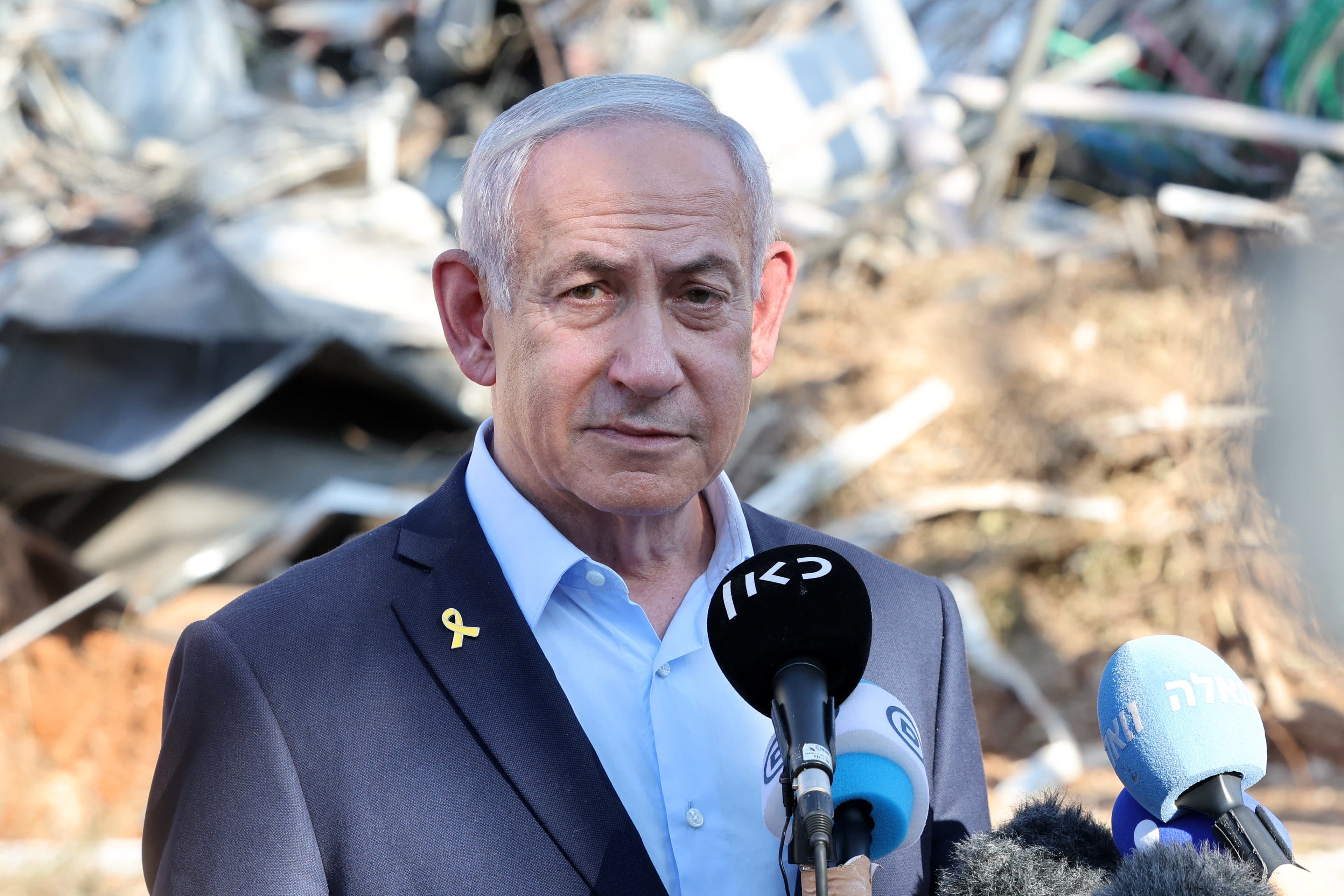 Guerra no Irã não acaba porque Trump não consegue controlar Netanyahu, diz analista