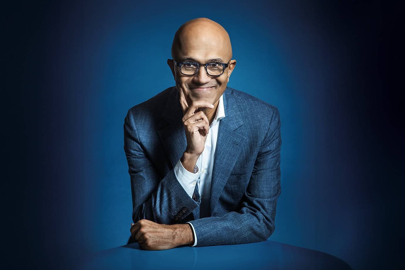 'Isso pode até ser uma arma': Nadella, da Microsoft, critica elite que controla a IA