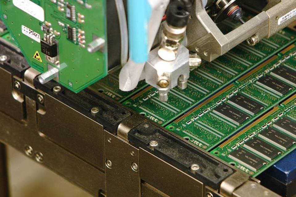 Fluxo cambial, moradia nos EUA e balanço da Micron: o que move os mercados