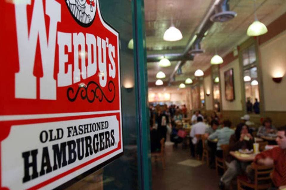 Por que um post no Reddit fez a ação da Wendy's subir mais de 40%