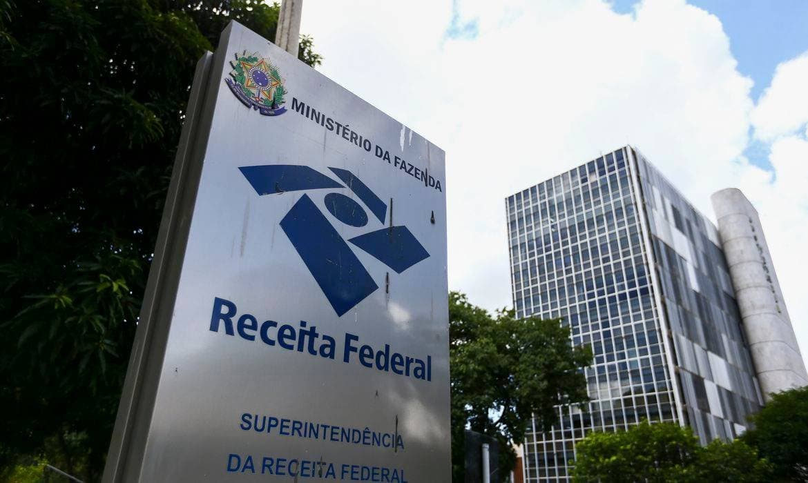 Arrecadação federal bate recorde de R$ 266 bi em maio e R$ 1,3 tri no ano