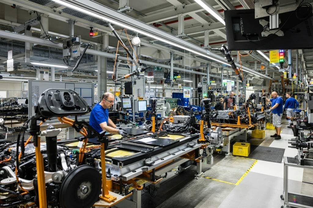 Volkswagen planeja cortar 100 mil empregos e fechar quatro fábricas, diz jornal