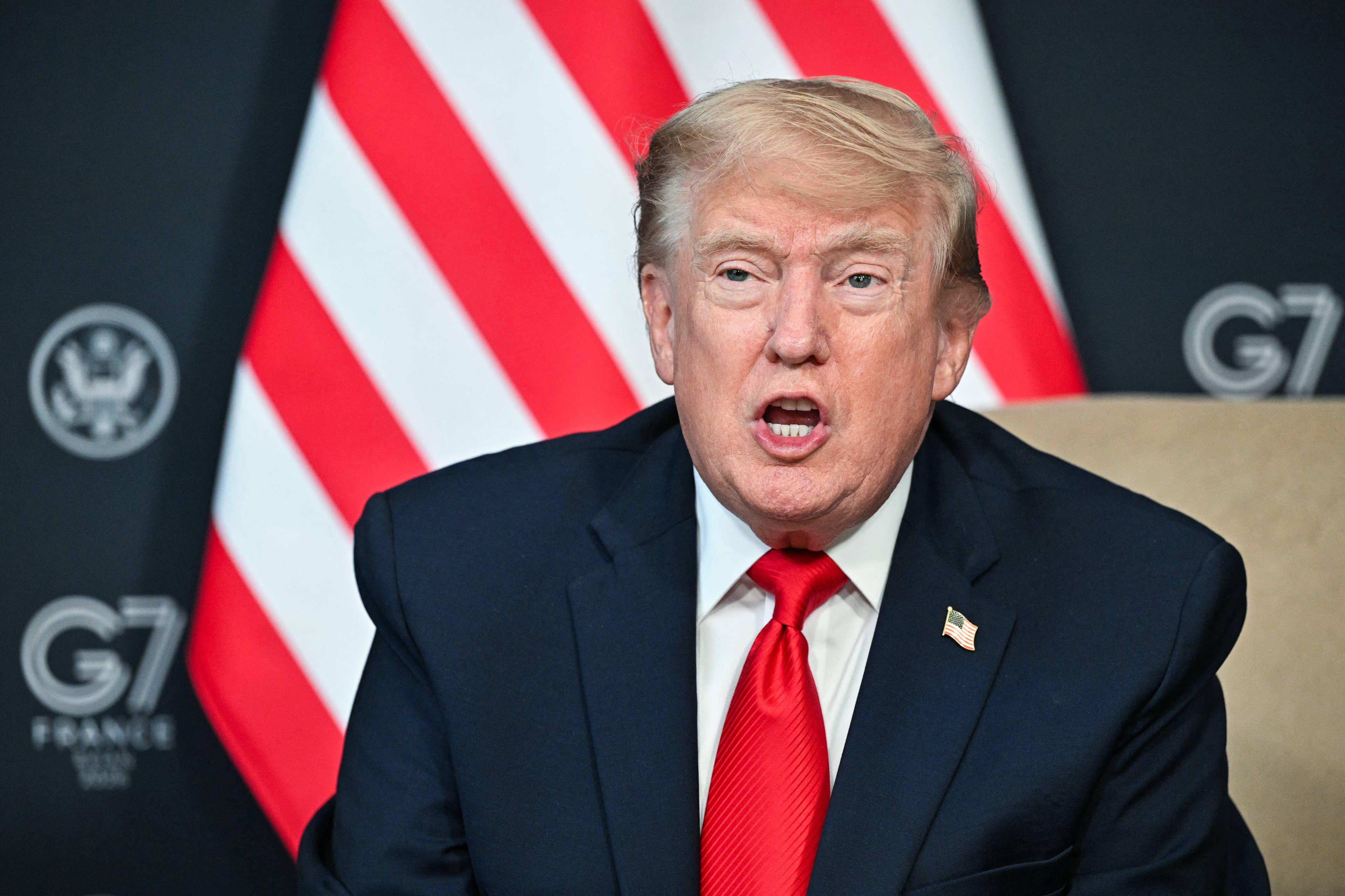 Trump diz que o Irã violou cessar-fogo com ataques de drones a navios no Estreito de Ormuz