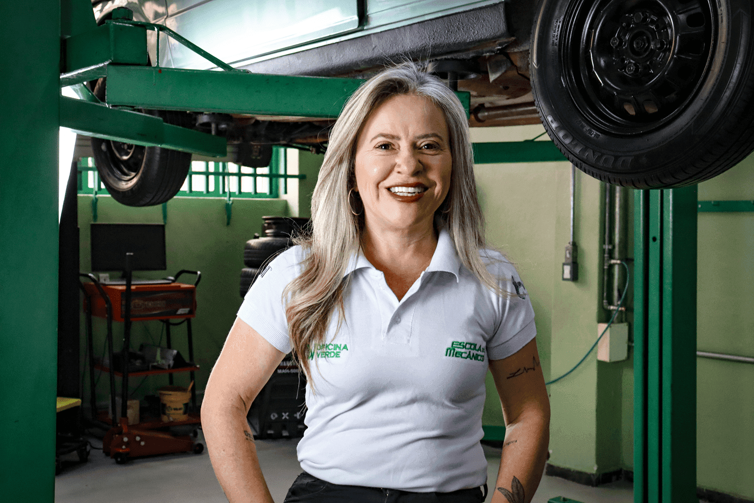 Ela criou uma escola de mecânica. Agora aposta nos carros elétricos para chegar aos R$ 80 milhões