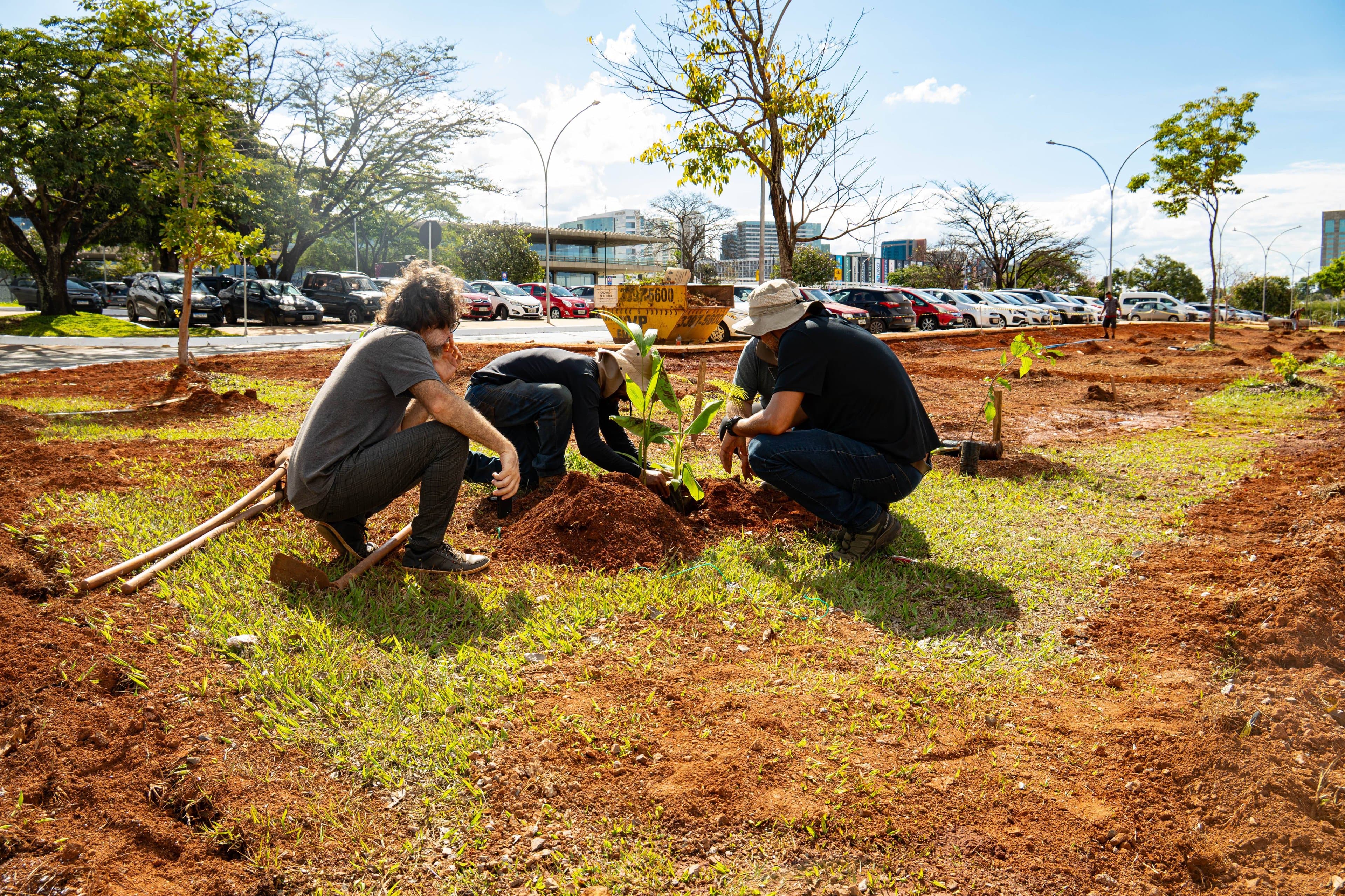 SESI Lab inaugura projeto de agroecologia urbana com apoio de Bayer e TikTok