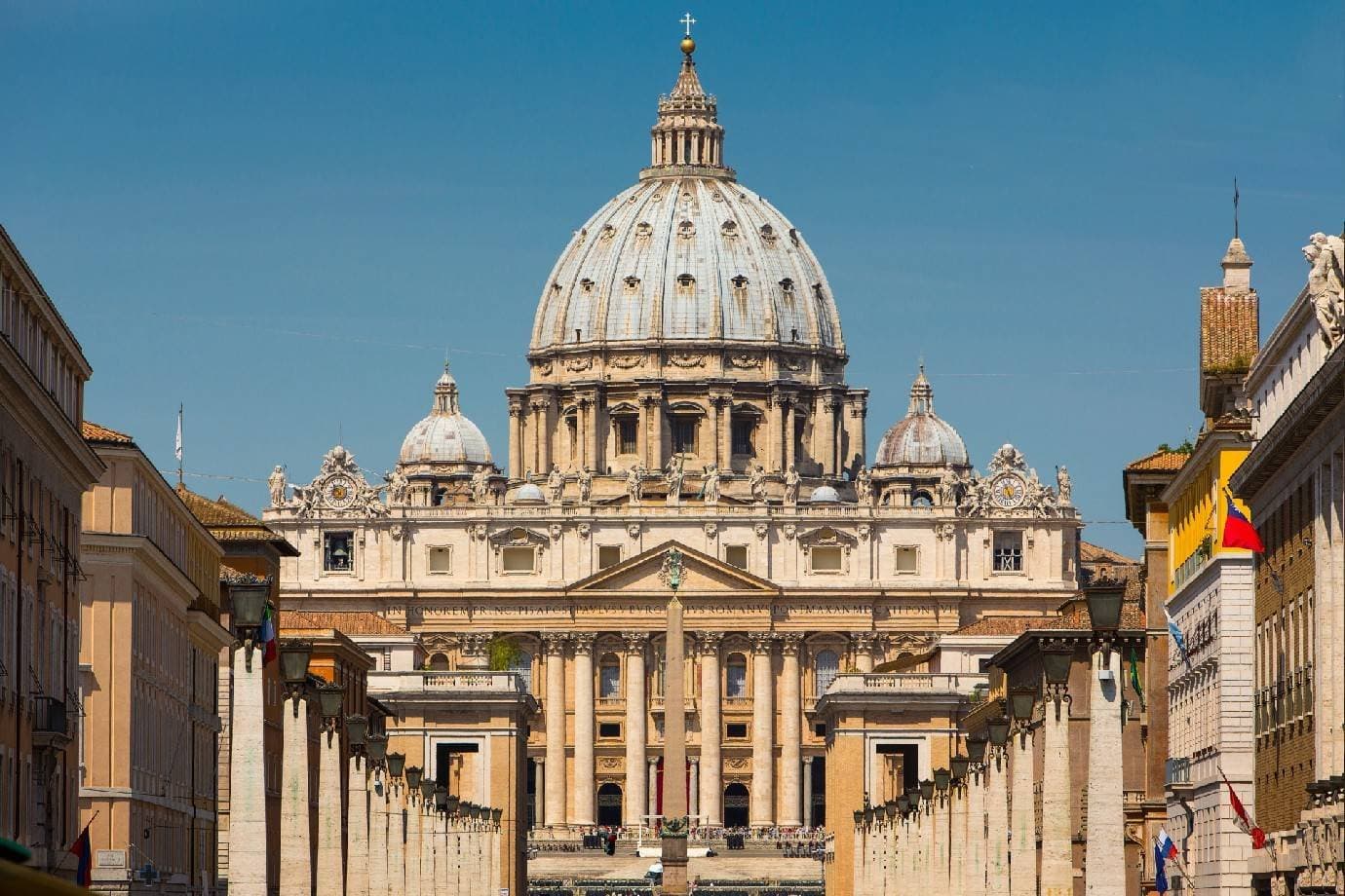 Vaticano confirma excomunhão de bispos conservadores