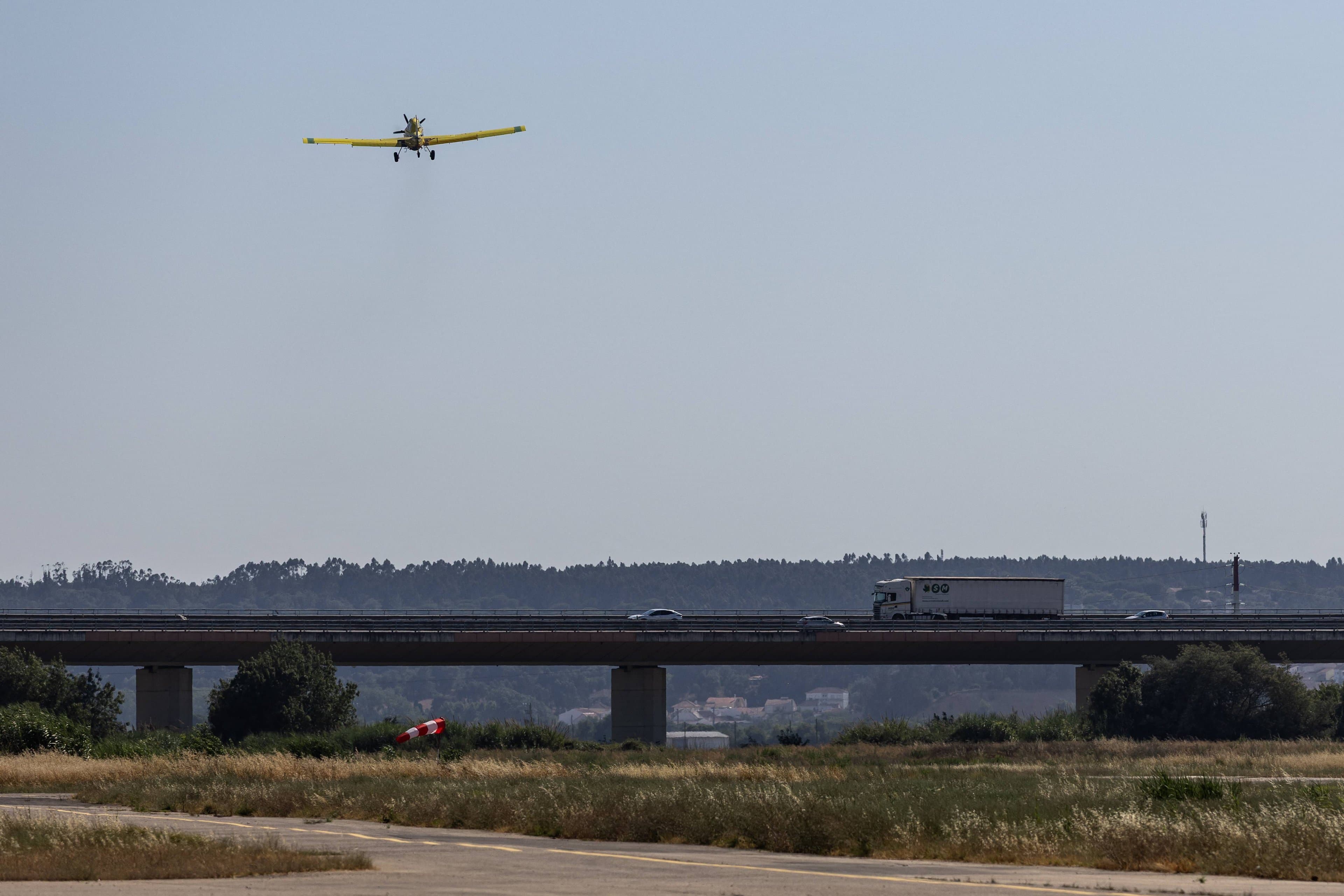 Incêndio florestal mobiliza mais de 1.000 bombeiros em Portugal