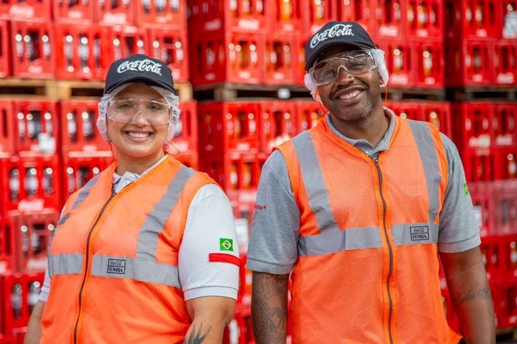 O funcionário que a Coca-Cola FEMSA Brasil procura, já trabalha lá: são159 promoções desde 2025