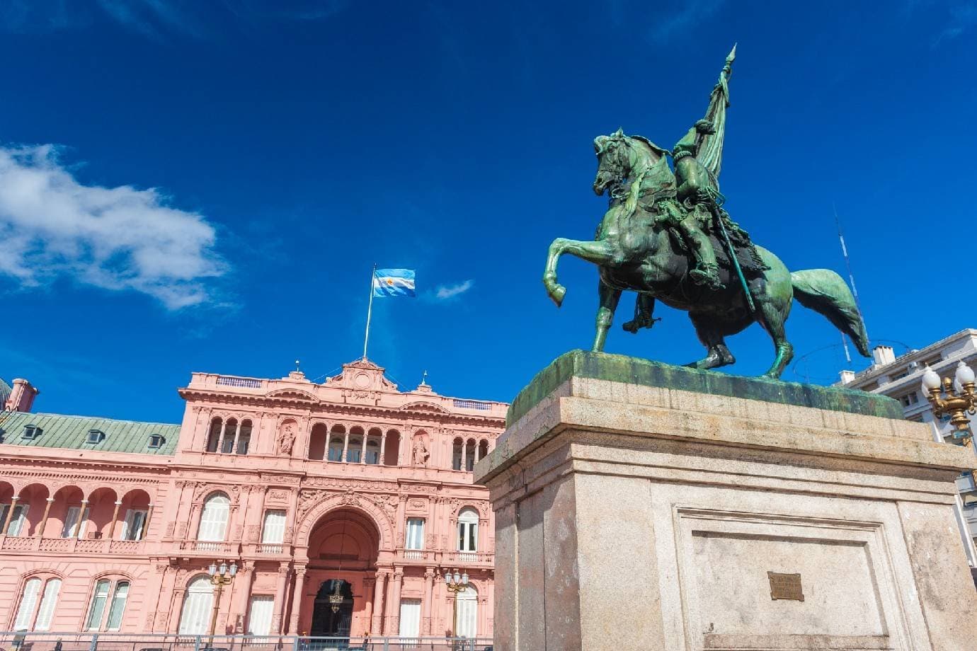 FMI descarta novo empréstimo à Argentina e elogia reformas de Milei