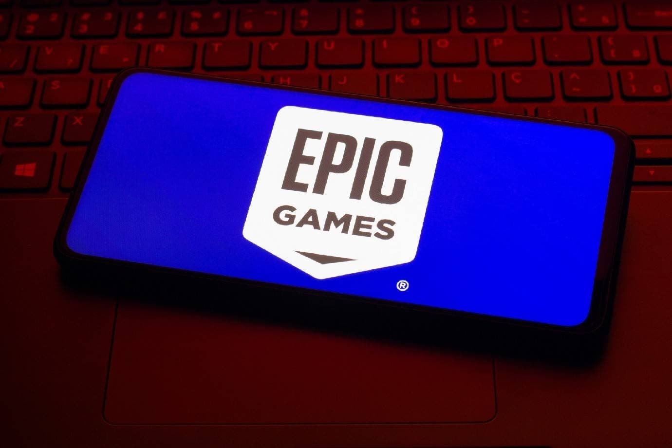A loja da Epic, dona do Fortnite, chega ao iPhone no Brasil — mas a Apple não facilitou
