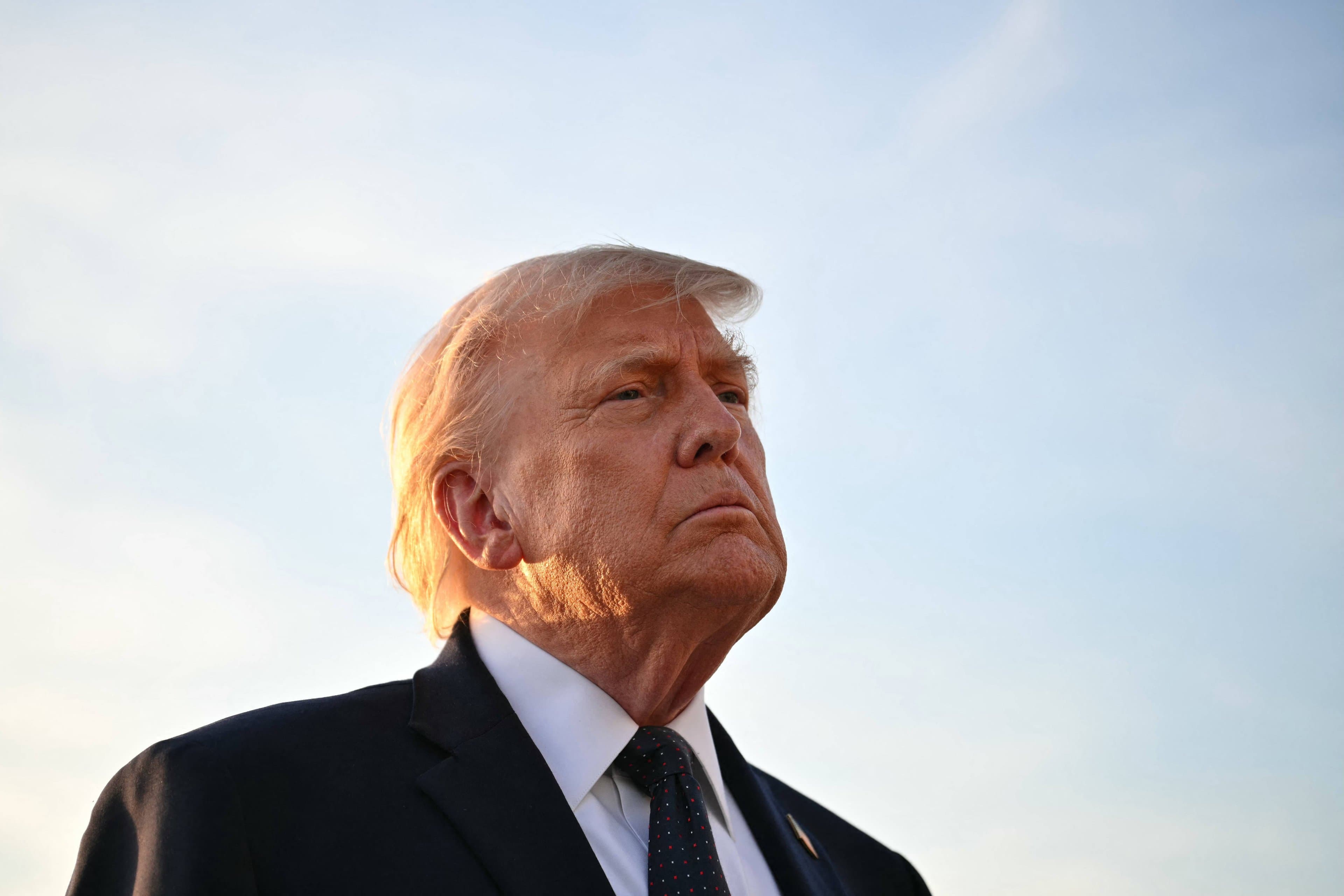 Trump critica CEO da Chevron e exige queda imediata nos preços do petróleo