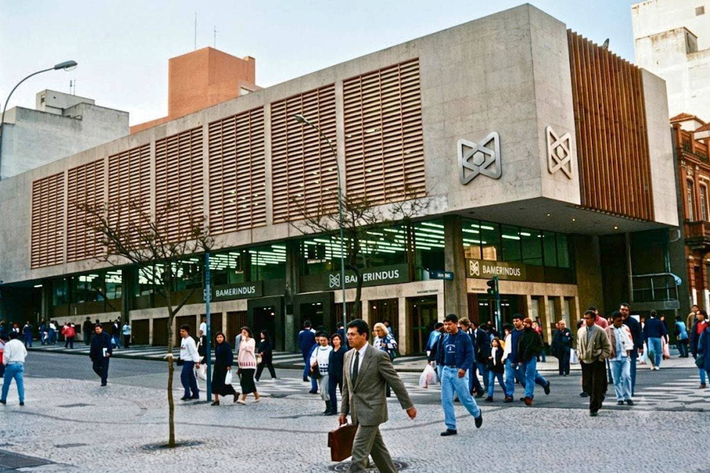 Bamerindus: o que aconteceu com o banco que foi um dos maiores impérios financeiros do Brasil