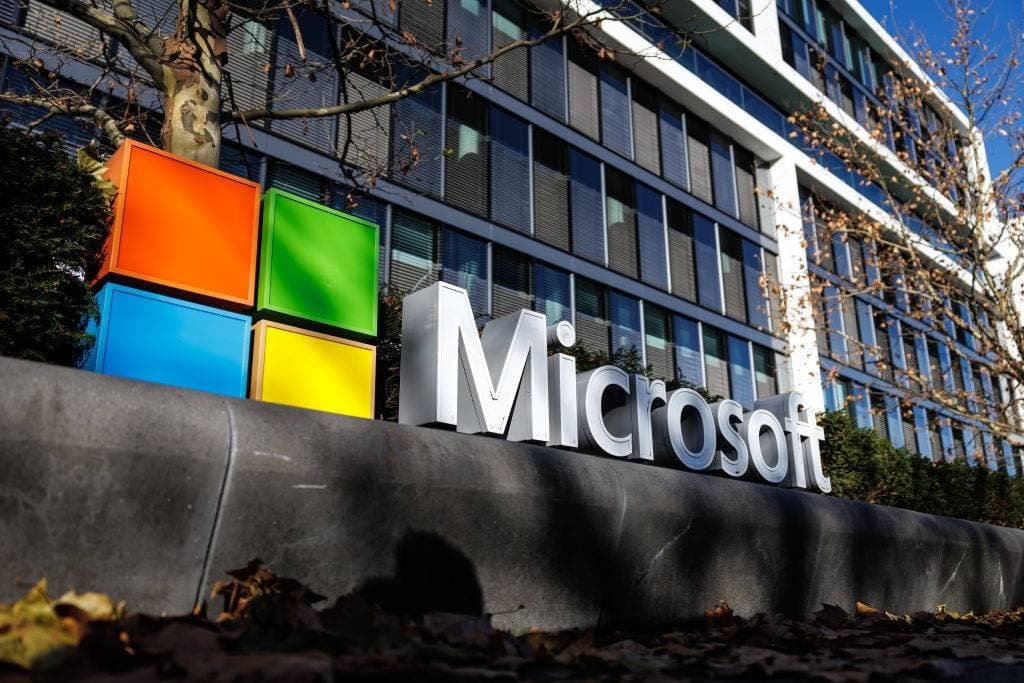 Funcionários da Microsoft revelam salários de até US$ 450 mil em áreas de IA