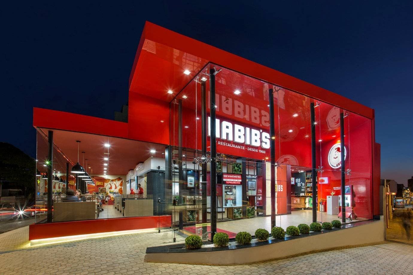 Lojas esvaziadas e conta bloqueada: os detalhes da crise de R$ 265 milhões do Habib's