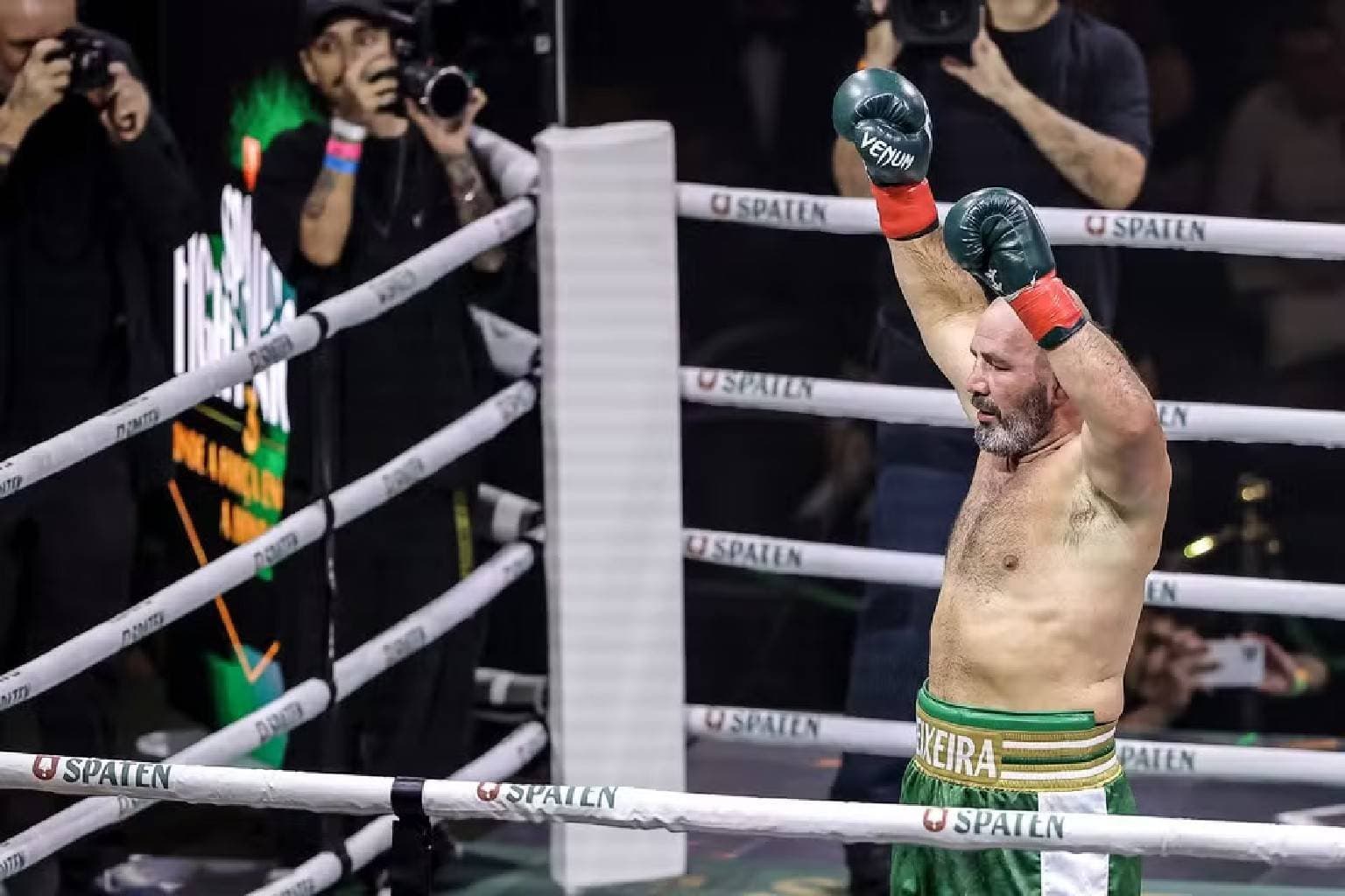 Glover Teixeira vence Shogun por decisão unânime no Spaten Fight Night 3