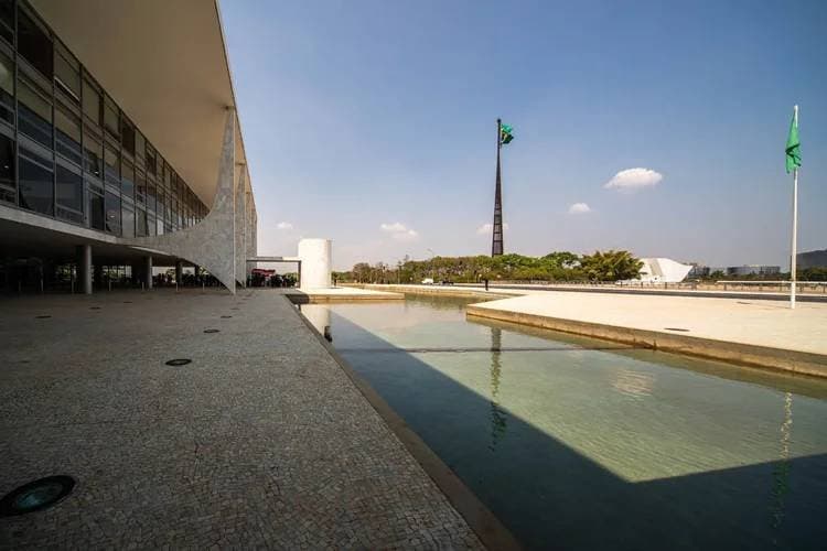 Dívida bruta sobe a 82,5% do PIB e atinge maior nível desde abril de 2021