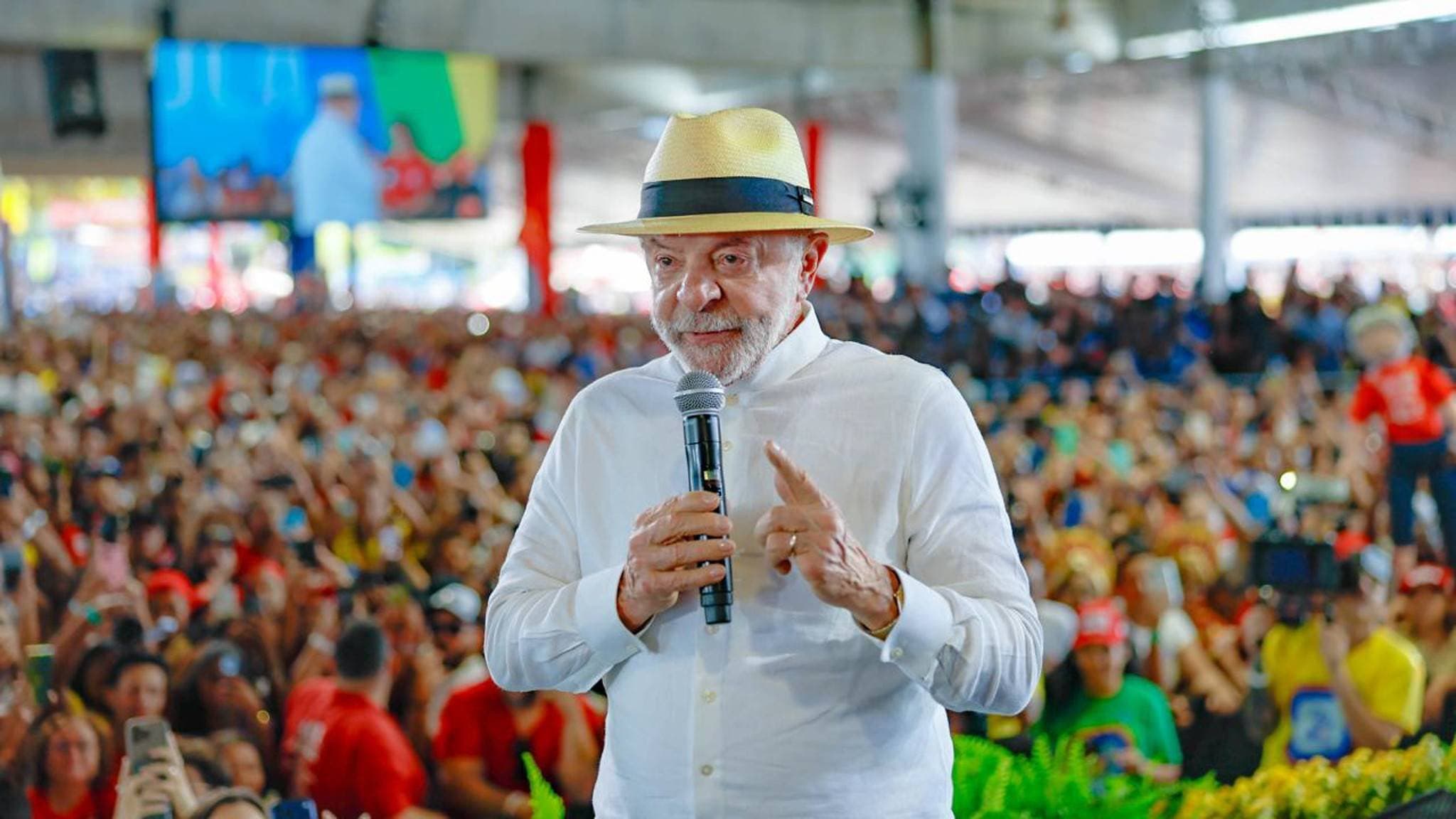 Governo prevê superávit primário de R$ 18,6 bi para 2027
