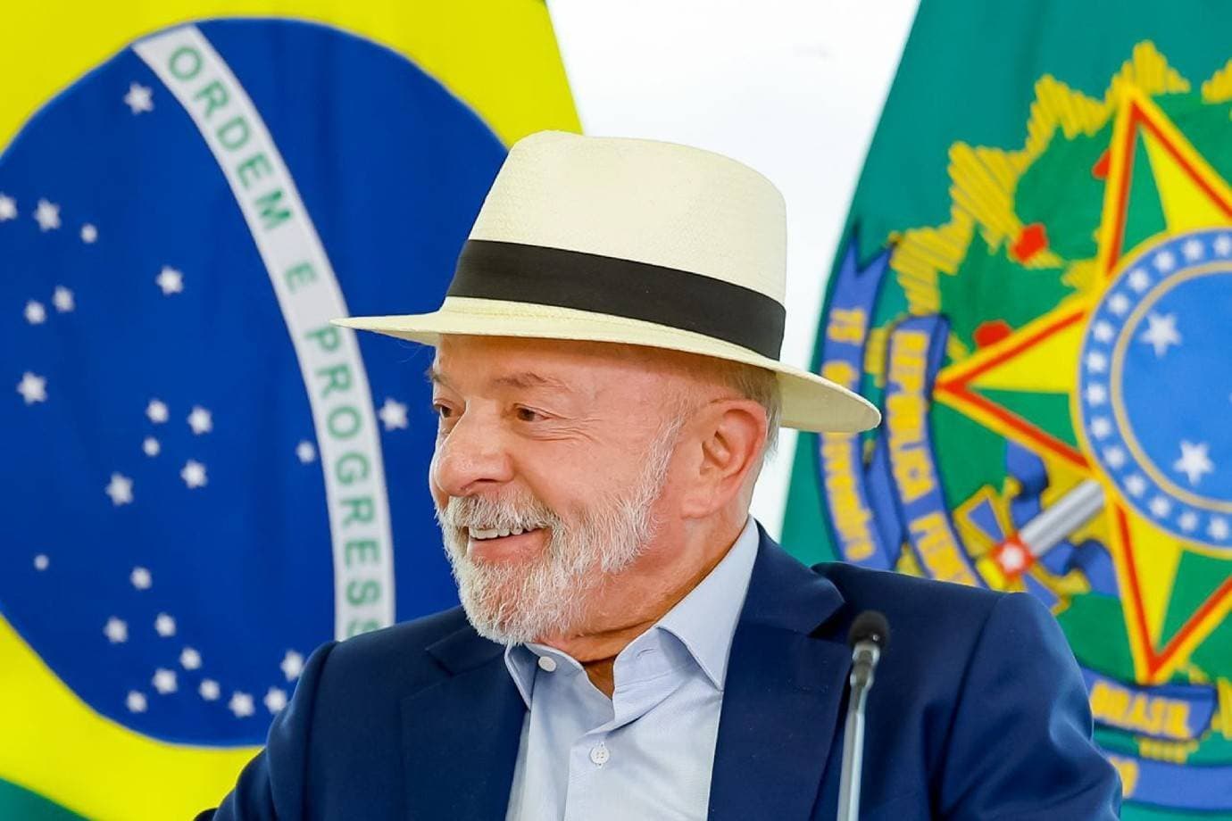 Governo anuncia salário mínimo de R$ 1.741 para 2027
