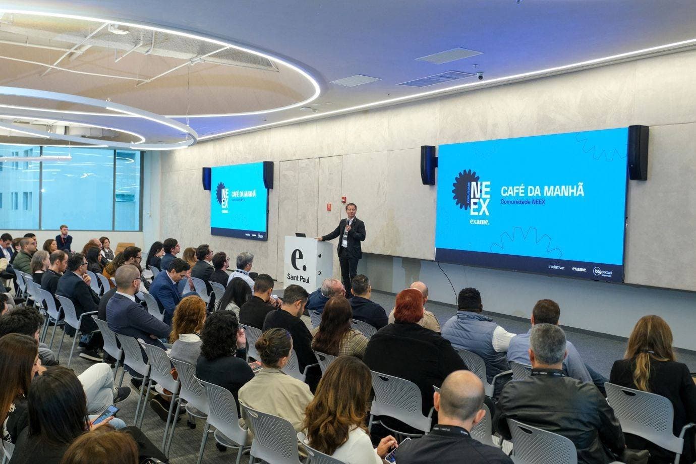 Comunidade NEEX mostra como a IA está saindo do marketing e chegando ao caixa das empresas