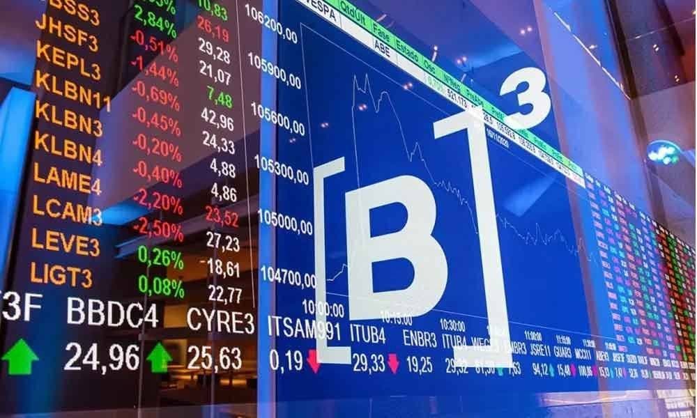 Ibovespa oscila com exterior negativo e dólar fica perto de R$ 5,17