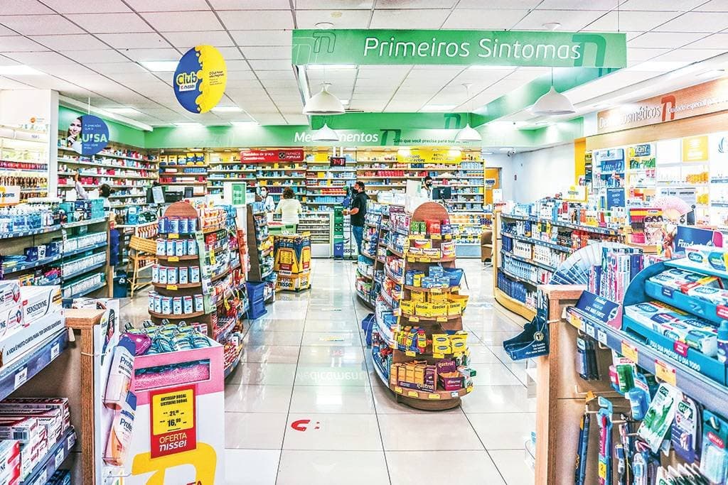 Farmácias ampliam queda na bolsa após avanço do Mercado Livre em remédios com receita