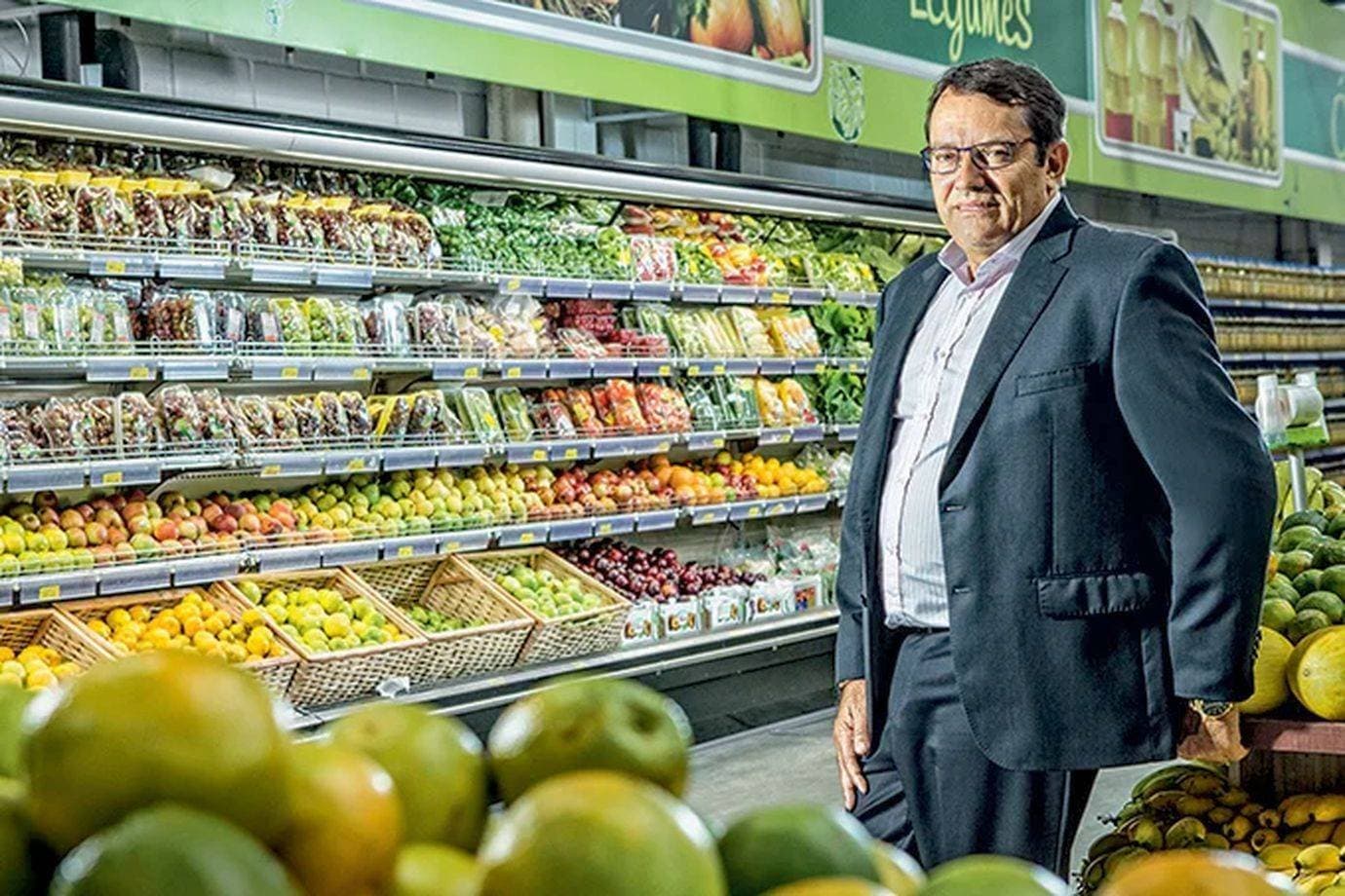 Dono do Cruzeiro ganha aval para comprar mais 108 supermercados e construir império de R$ 35 bilhões