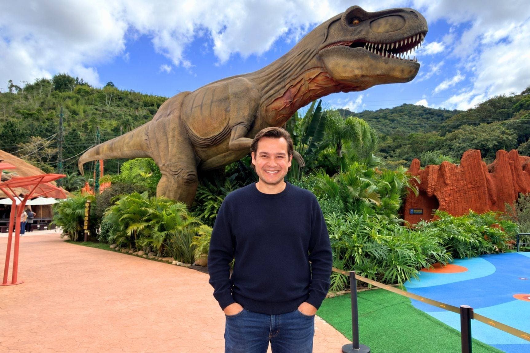 O ex-vendedor de souvenir que é dono de 11 parques, cuida do zoológico de SP e fatura R$ 400 milhões