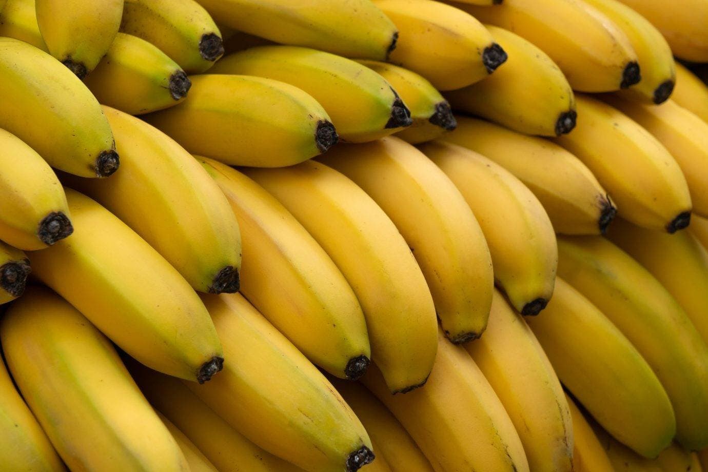 Banana escurece após o corte? Cientistas criam versão que fica amarela por mais tempo