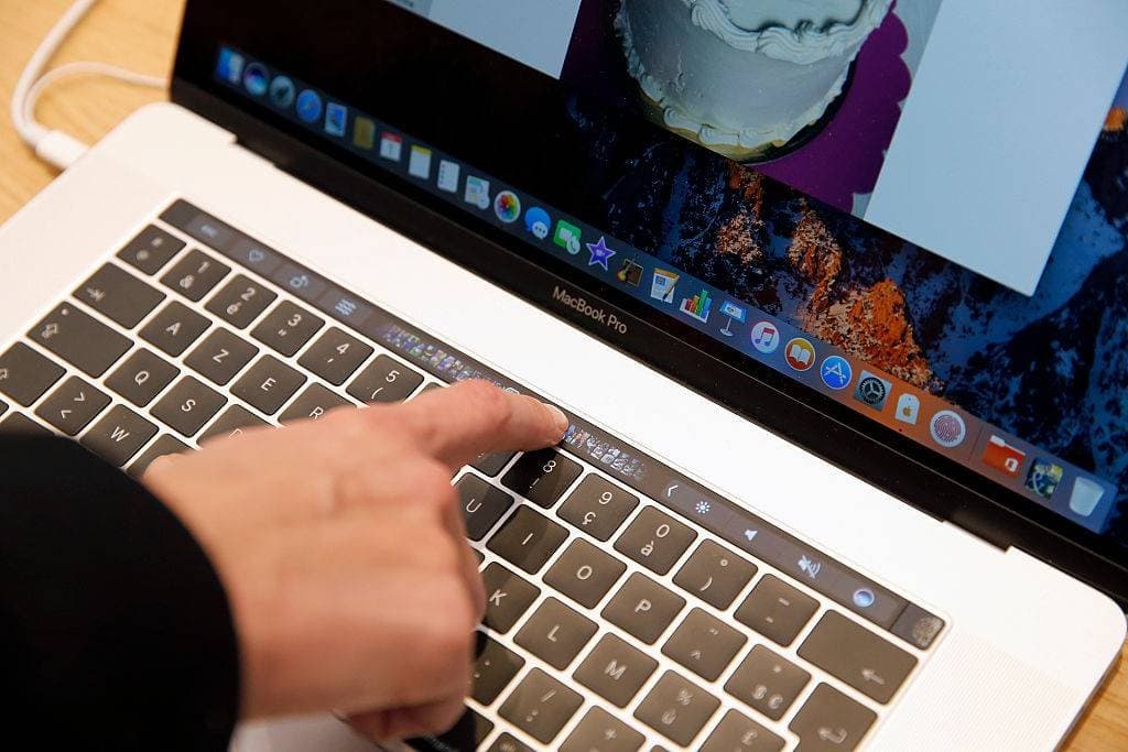 Apple pode quebrar tradição e lançar 1º MacBook touchscreen da história da marca