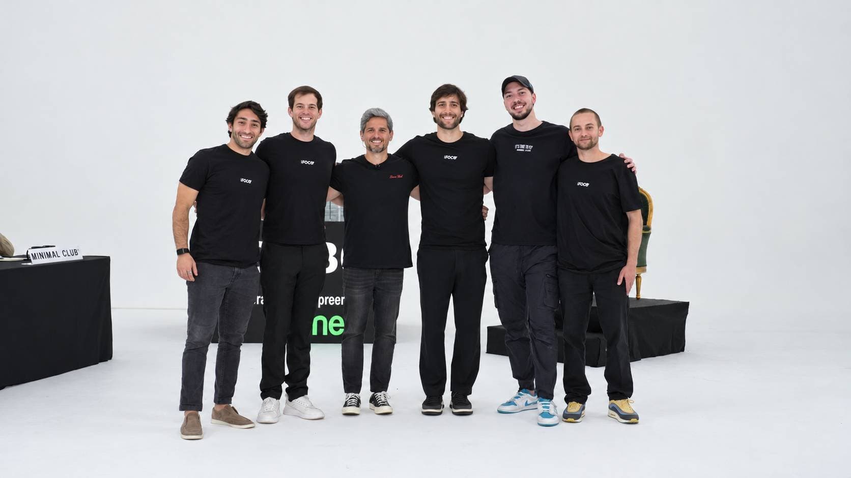 Ele criou um canal de YouTube com R$ 50 mil, atraiu Rony Meisler e agora mira R$ 100 milhões