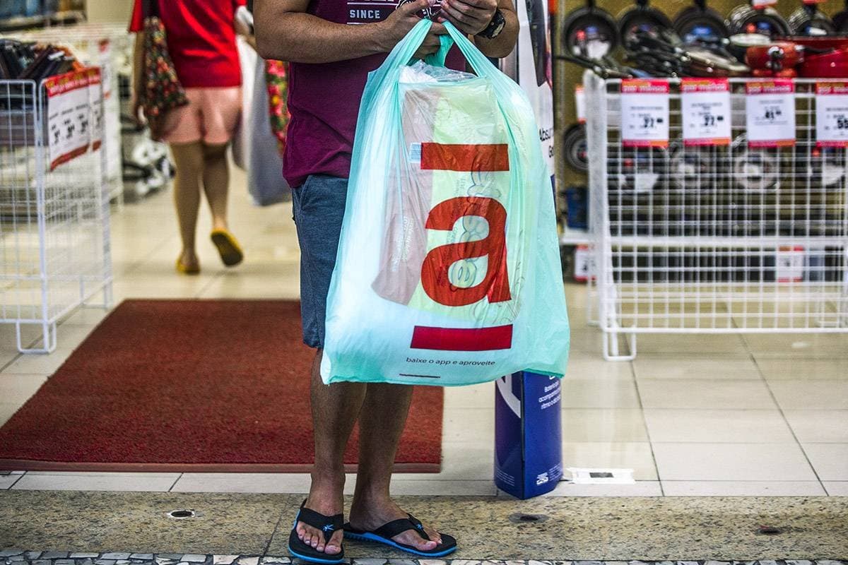 Americanas faz primeira Black Friday pós-RJ com TV, ar-condicionado e cartão próprio