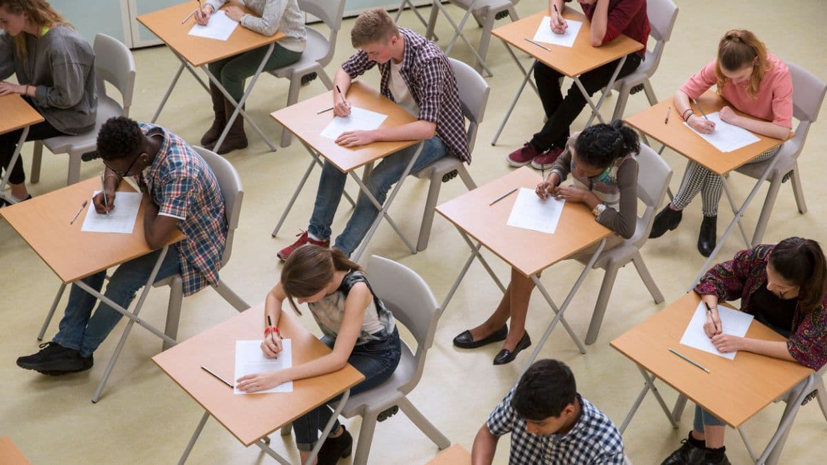 Hoje (5) é o último dia para pedir isenção da taxa de inscrição do vestibular da Unicamp 2027; veja qual a documentação necessária