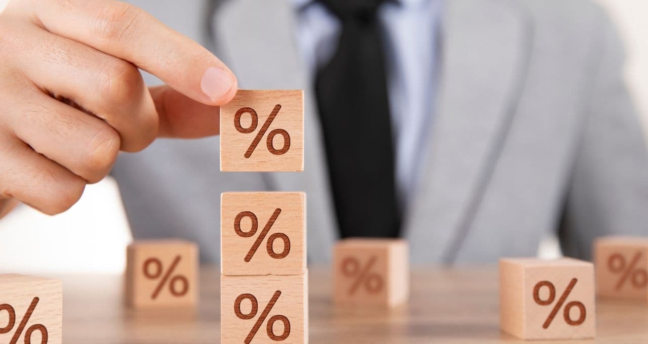 Taxas de DIs caem e curva de juros volta a precificar corte na Selic na próxima decisão do Copom