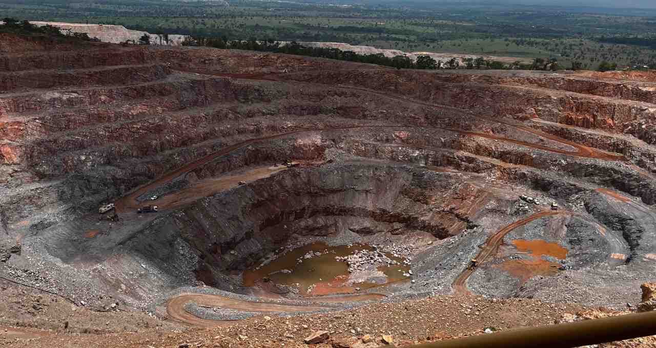 Tá barata? Mineradora vai recomprar até US$ 200 mi em ações em meio a tombo de 40%; ‘confiança na geração de caixa’, diz CEO