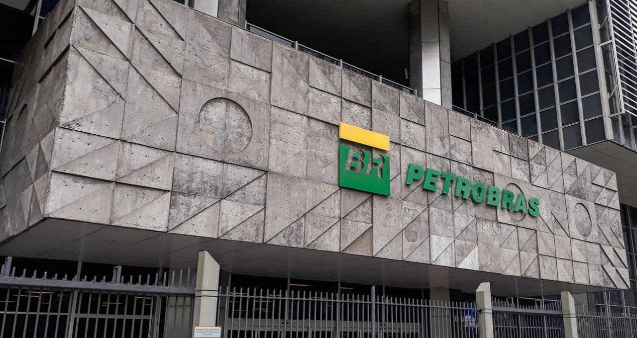 Petrobras (PETR4) aprova investimento de US$ 1,2 bilhão em planta de bioQAV e diesel renovável na RPBC