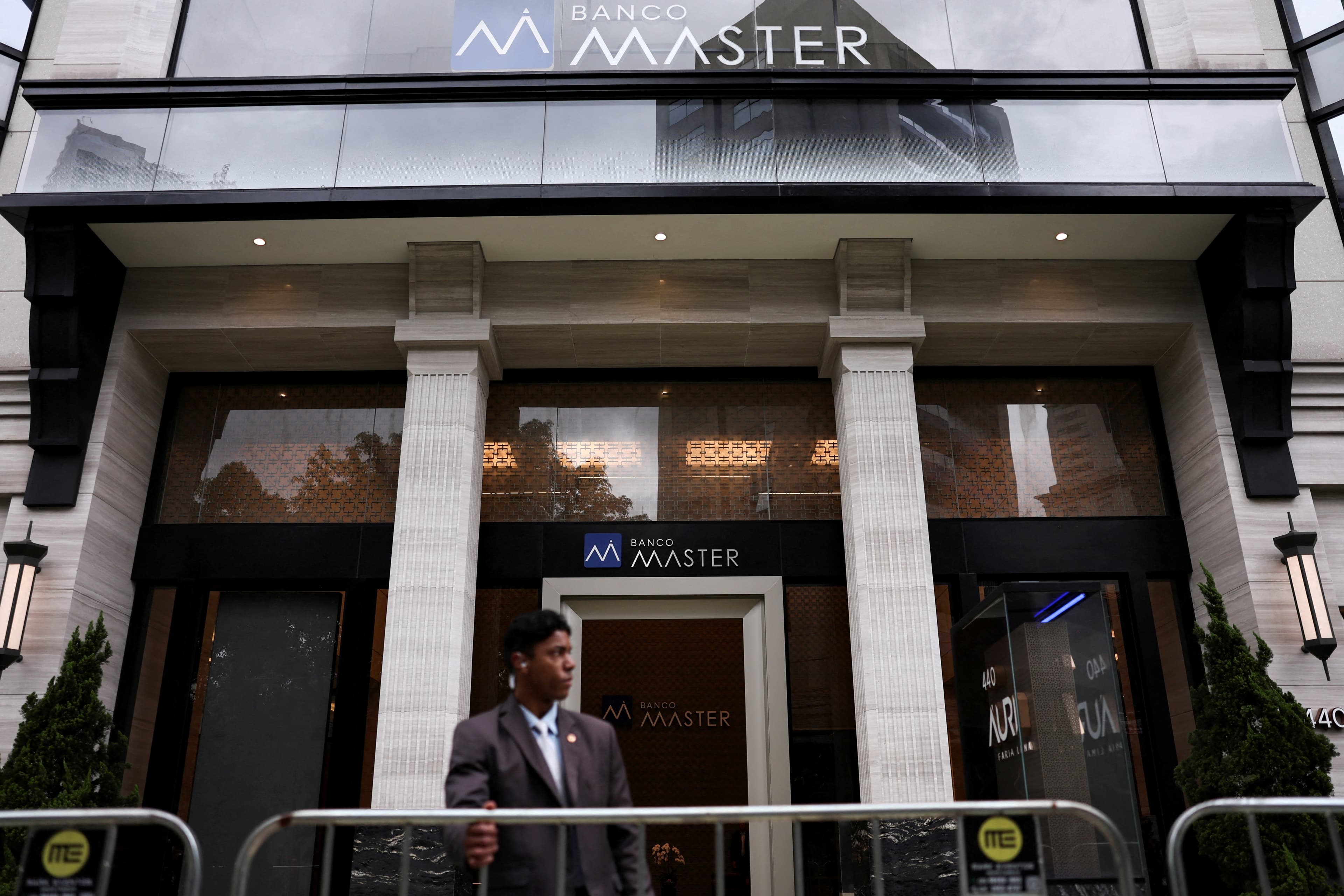 BTG Pactual/Nexus: 35% dizem que tanto grupo de Flávio quanto o de Lula estão envolvidos no caso Master
