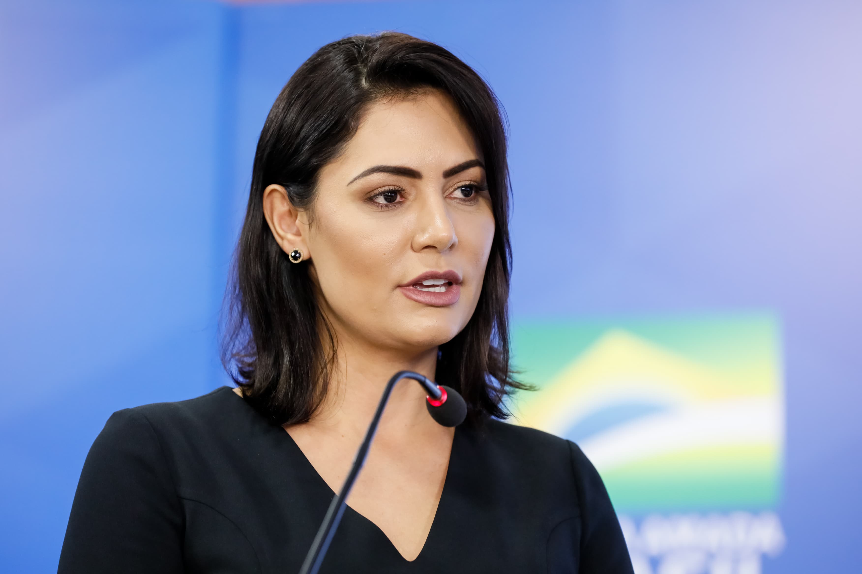 ‘Noite das astronautas’: Michelle Bolsonaro reposta vídeo com relato de festa de Vorcaro