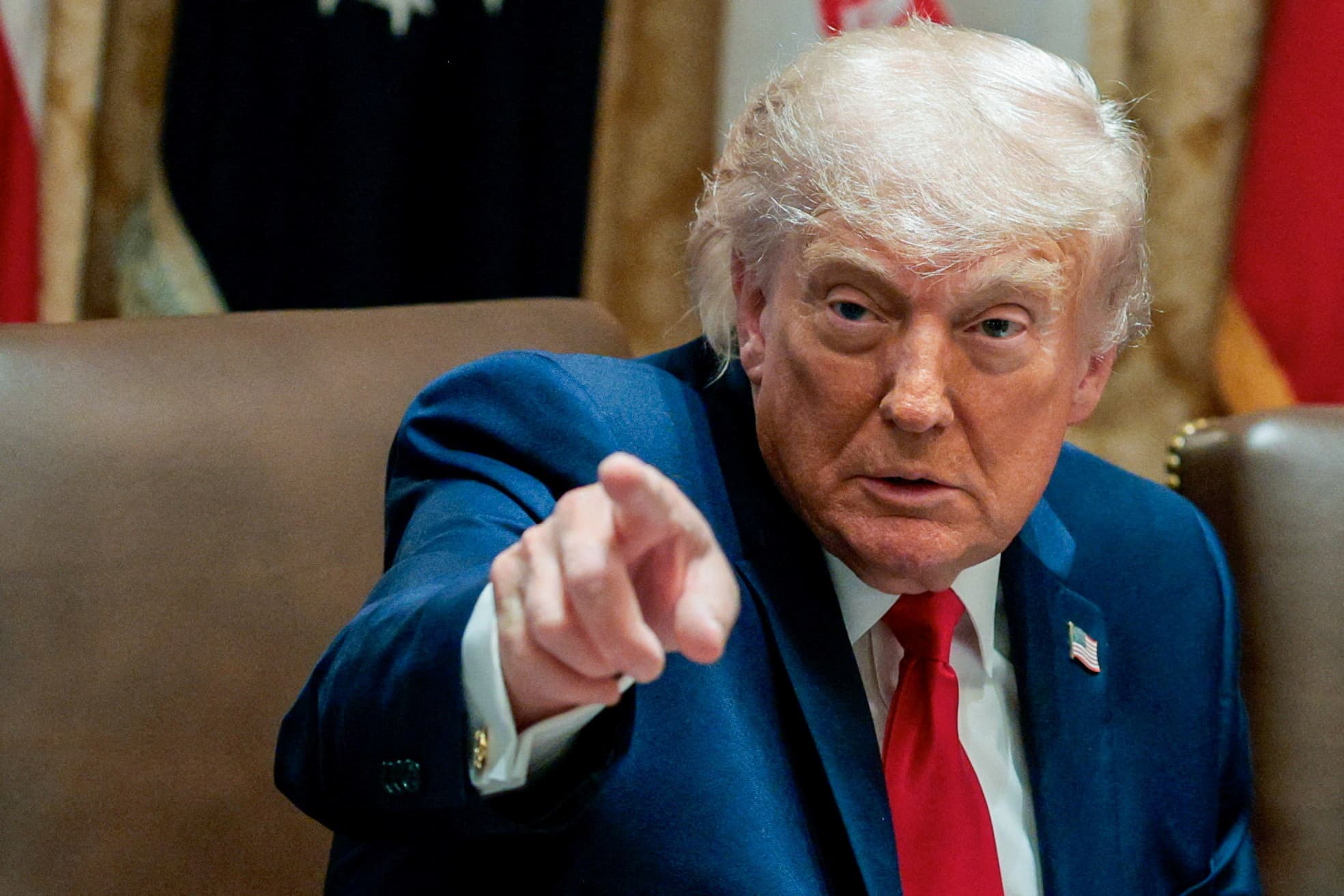 Trump diz que EUA controlarão Estreito de Ormuz e serão pagos por isso