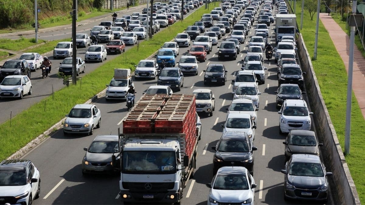Move Brasil: programa que ajuda taxistas e motoristas de aplicativo a comprar carro novo esbarra na análise dos bancos