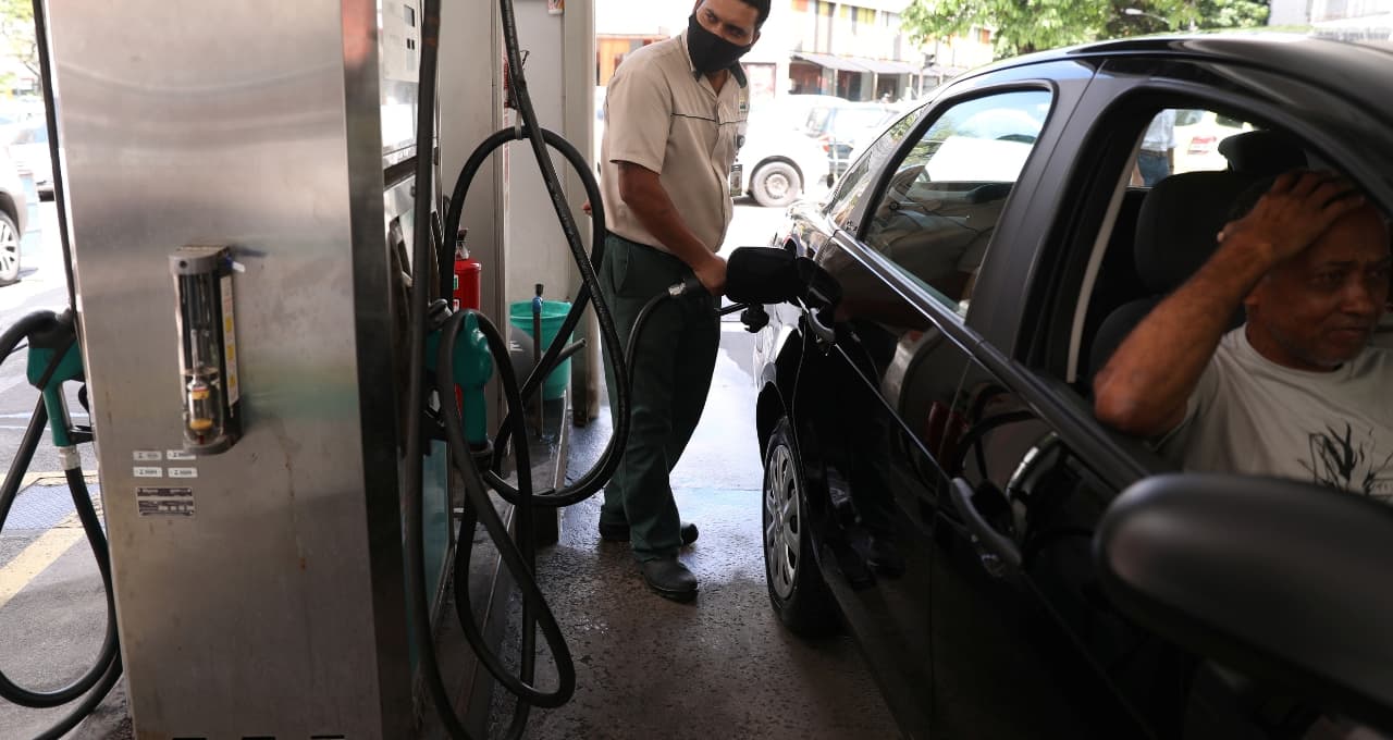 Subvenções custarão R$ 1,3 bi por mês para gasolina e R$ 5,5 bi para diesel, diz ministro do Planejamento