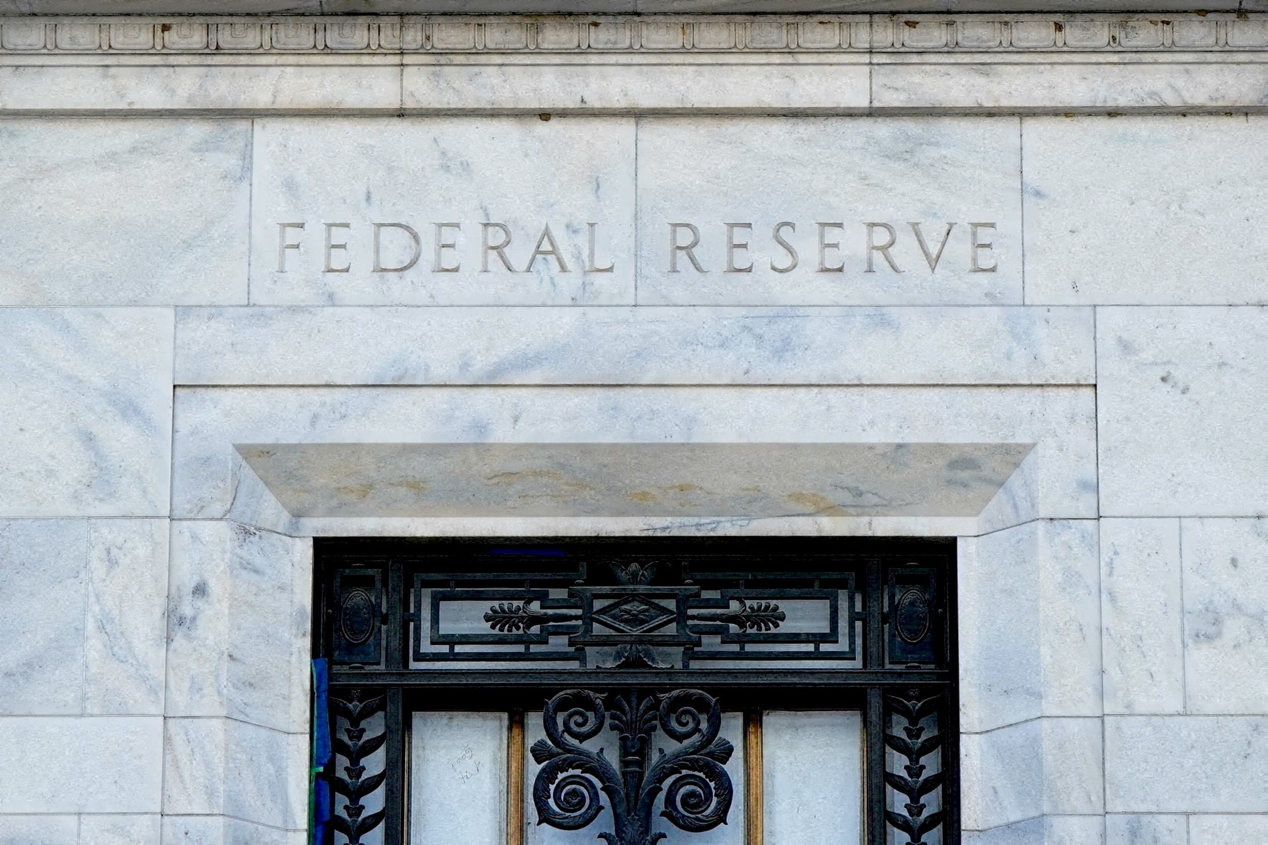 Fed enfrenta dilema: vai aumentar juros agora ou esperar sinais mais claros?