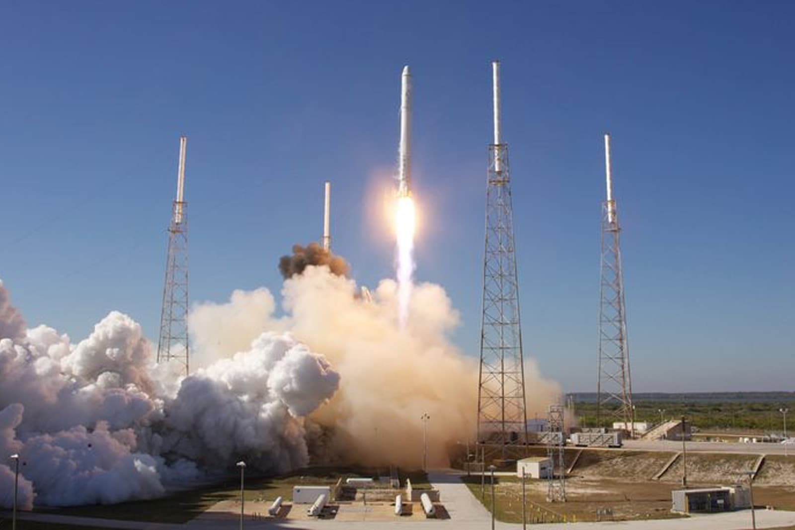 SpaceX (SPCX) cai cerca de 30% após IPO: Ação da empresa de Musk é oportunidade ou armadilha?