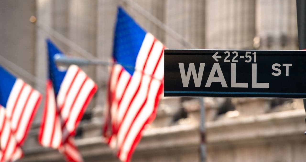 Wall Street salta com expectativa de um acordo ‘próximo’ entre EUA e Irã; SP 500 bate recorde